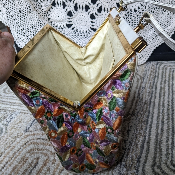 60s Vintage Embroidered Handbag - Picture 9 of 11